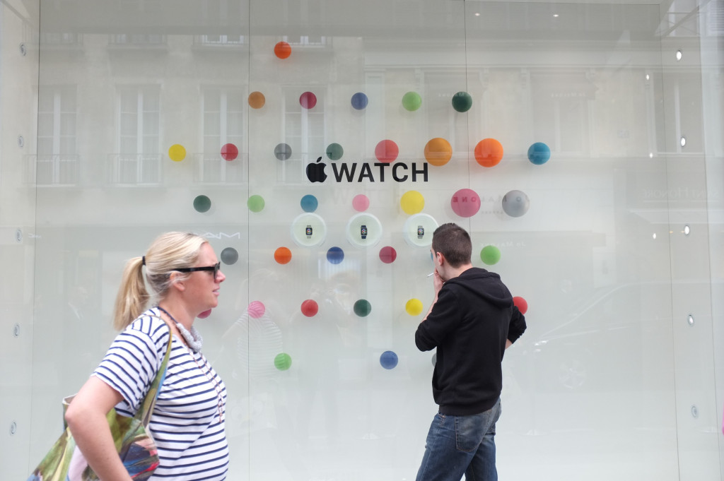 http://www.macfreak.nl/modules/news/images/Art.AppleWatchColette-1.jpg