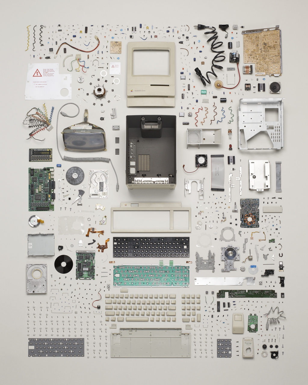 http://www.macfreak.nl/modules/news/images/Art.MacClassicUitElkaar.jpg