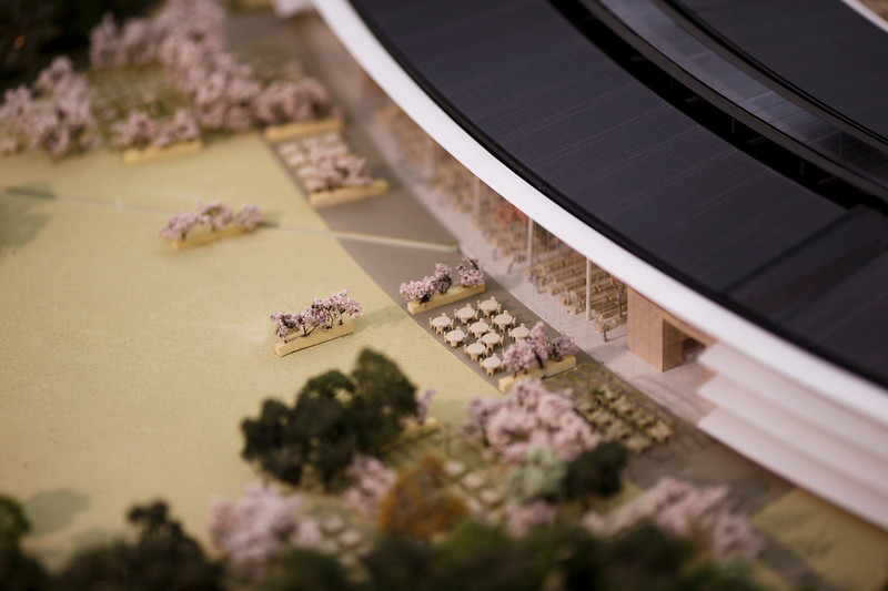 http://www.macfreak.nl/modules/news/images/Art.MaquetteNieuwGebouwApple2.jpg