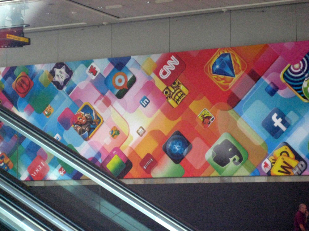http://www.macfreak.nl/modules/news/images/Art.WWDC2012MosconeWest4.jpg