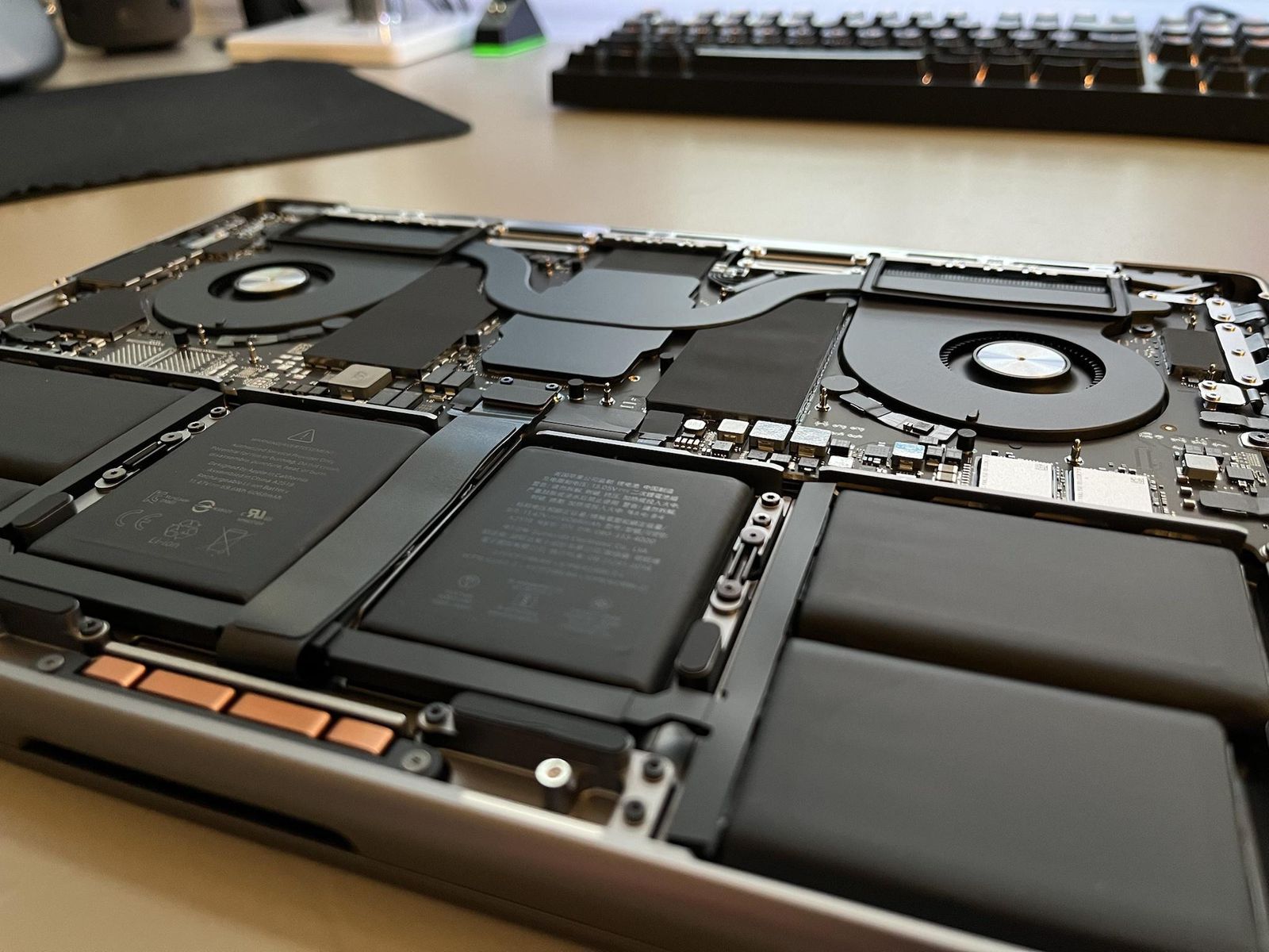 macbook-pro-teardown-2.jpg