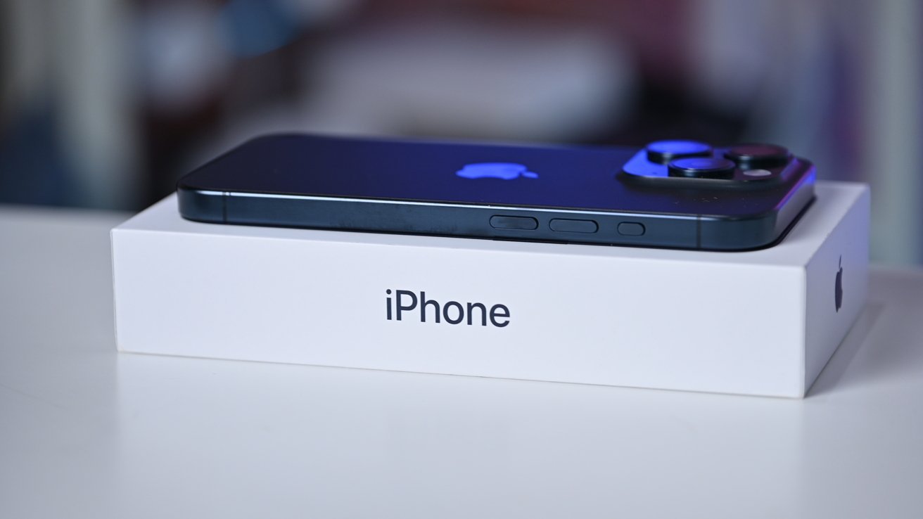 https://www.macfreak.nl/modules/news/images/zARt.iPhone15-op-doos.jpg