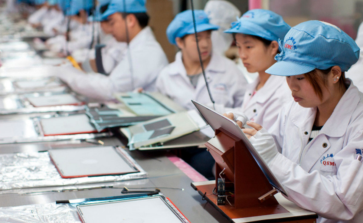 https://www.macfreak.nl/modules/news/images/zArt.AppleFactoryWorkers.jpg