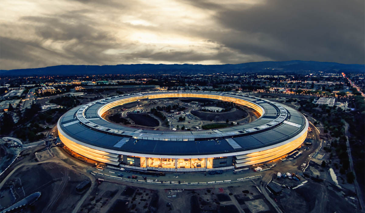 https://www.macfreak.nl/modules/news/images/zArt.AppleParkBijNacht.jpg