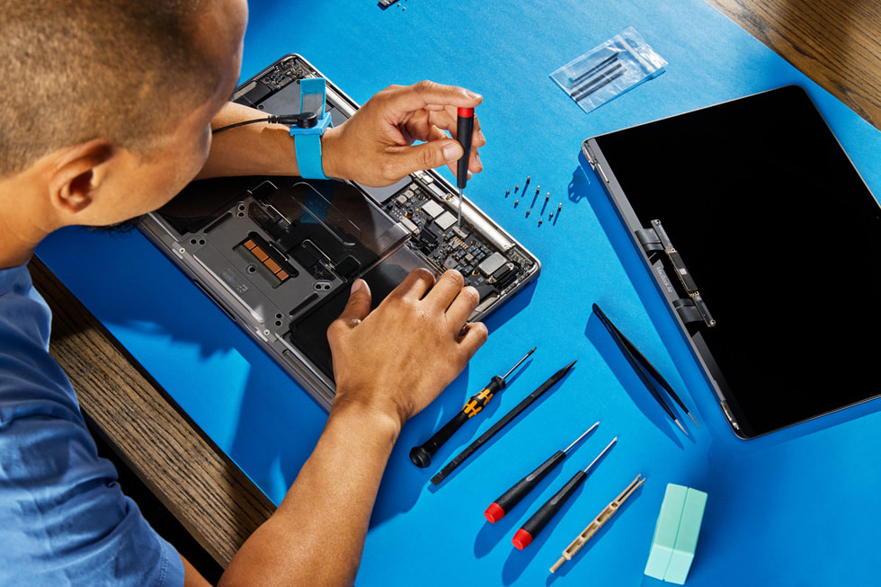 https://www.macfreak.nl/modules/news/images/zArt.AppleSelfServiceRepairMacBookPro.jpg