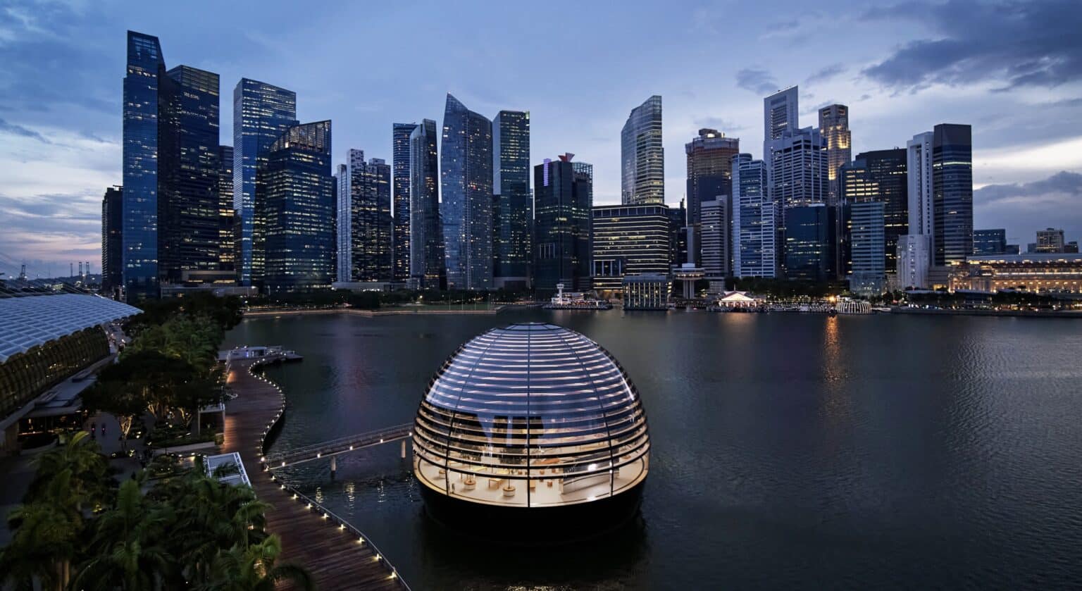 https://www.macfreak.nl/modules/news/images/zArt.AppleStore-Singapore.jpg
