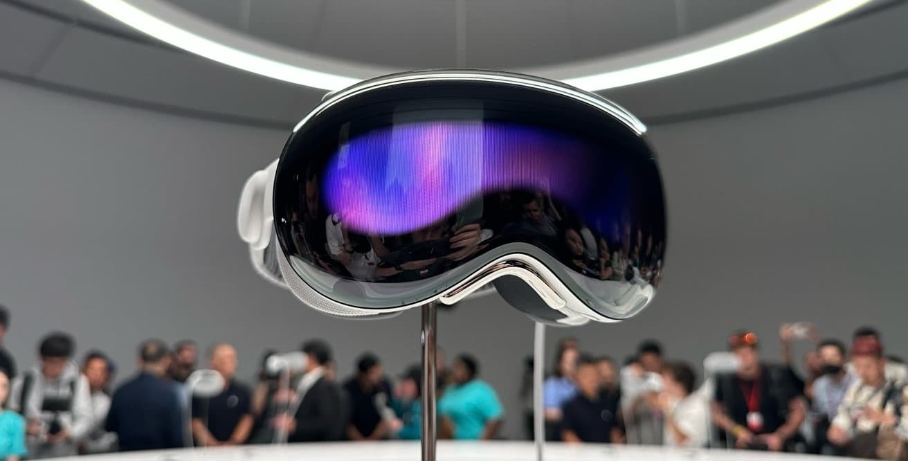 https://www.macfreak.nl/modules/news/images/zArt.AppleVsionProDemoWithAudience.jpg