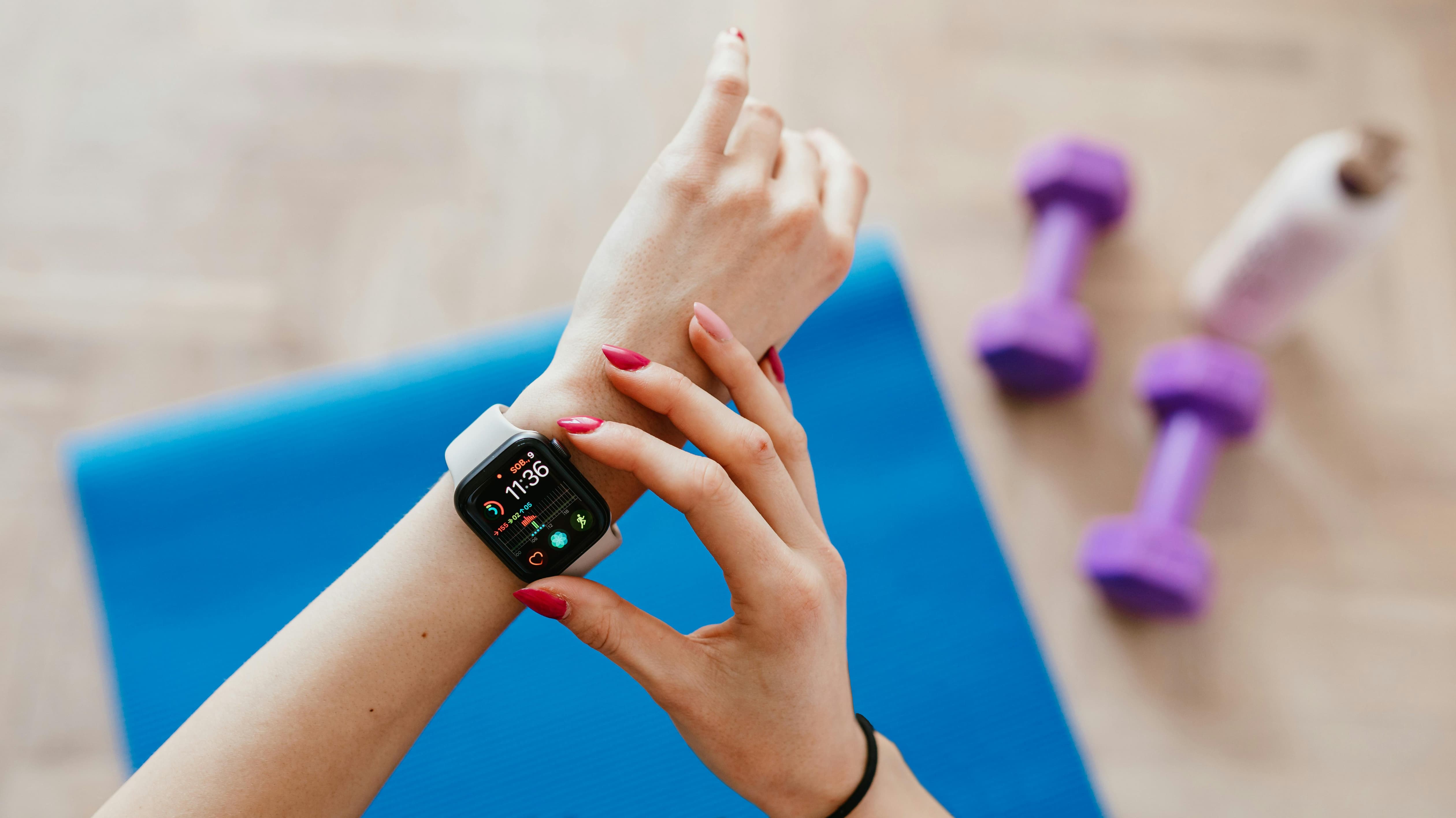 https://www.macfreak.nl/modules/news/images/zArt.AppleWatchFitness.jpg
