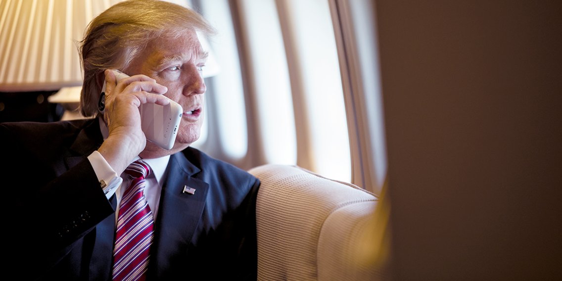 https://www.macfreak.nl/modules/news/images/zArt.DonaldTrump-iPhoneAirForceOne.jpg