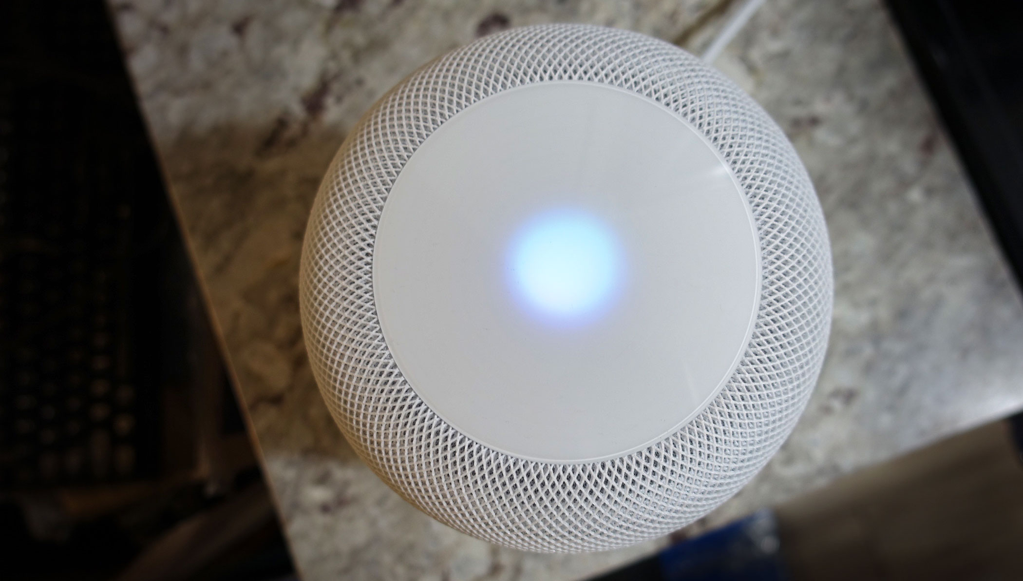 https://www.macfreak.nl/modules/news/images/zArt.HomePodWhiteSwirl.jpg