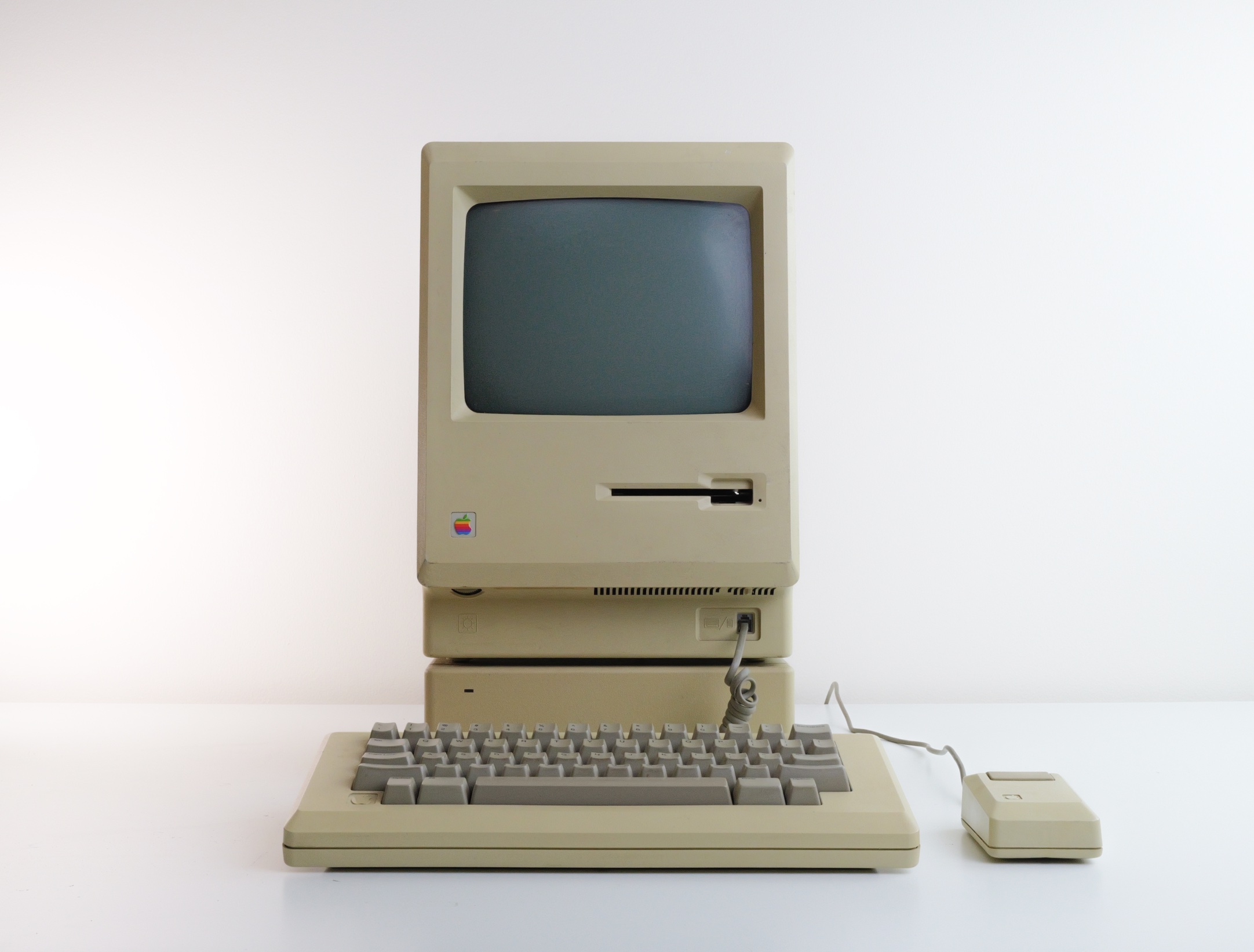 https://www.macfreak.nl/modules/news/images/zArt.Macintosh_512Ke.jpg