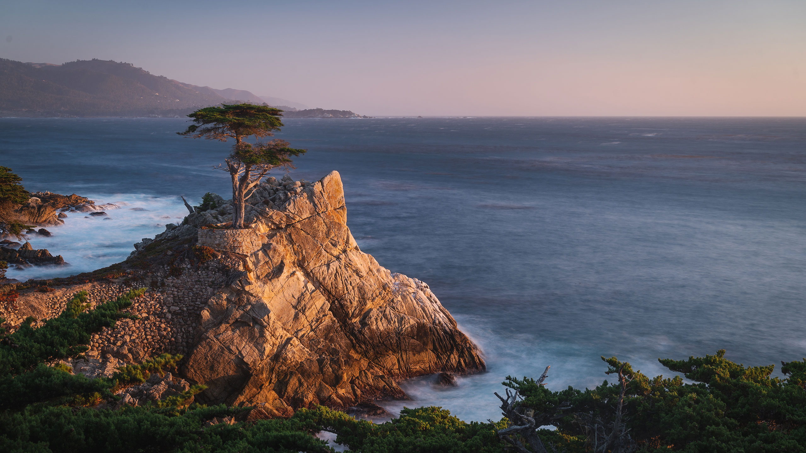 https://www.macfreak.nl/modules/news/images/zArt.MontereyNatureWallpaper.jpg