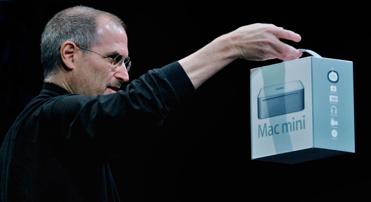 https://www.macfreak.nl/modules/news/images/zArt.SteveJobsMacMinibox.jpg