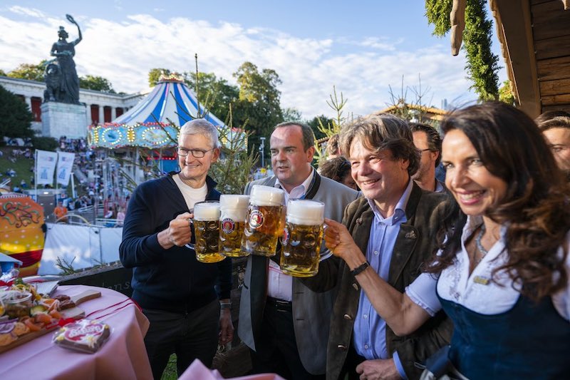 https://www.macfreak.nl/modules/news/images/zArt.TimCookBierfest2019.jpg
