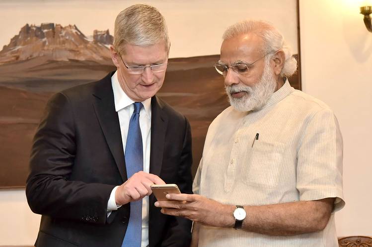 https://www.macfreak.nl/modules/news/images/zArt.TimCookNarendraModi.jpg