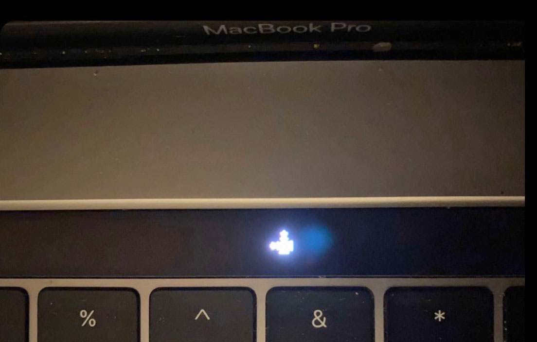 https://www.macfreak.nl/modules/news/images/zArt.TouchBarPongoOS.jpg