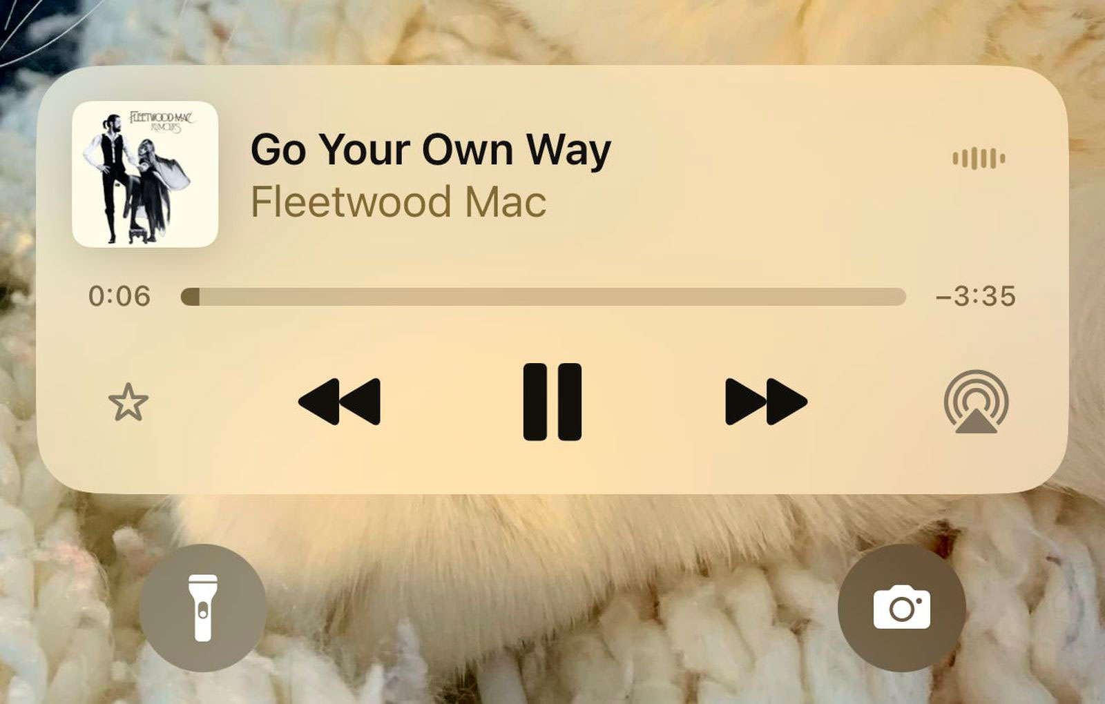 https://www.macfreak.nl/modules/news/images/zArt.iOS17.1AppleMusicFavorite.jpg