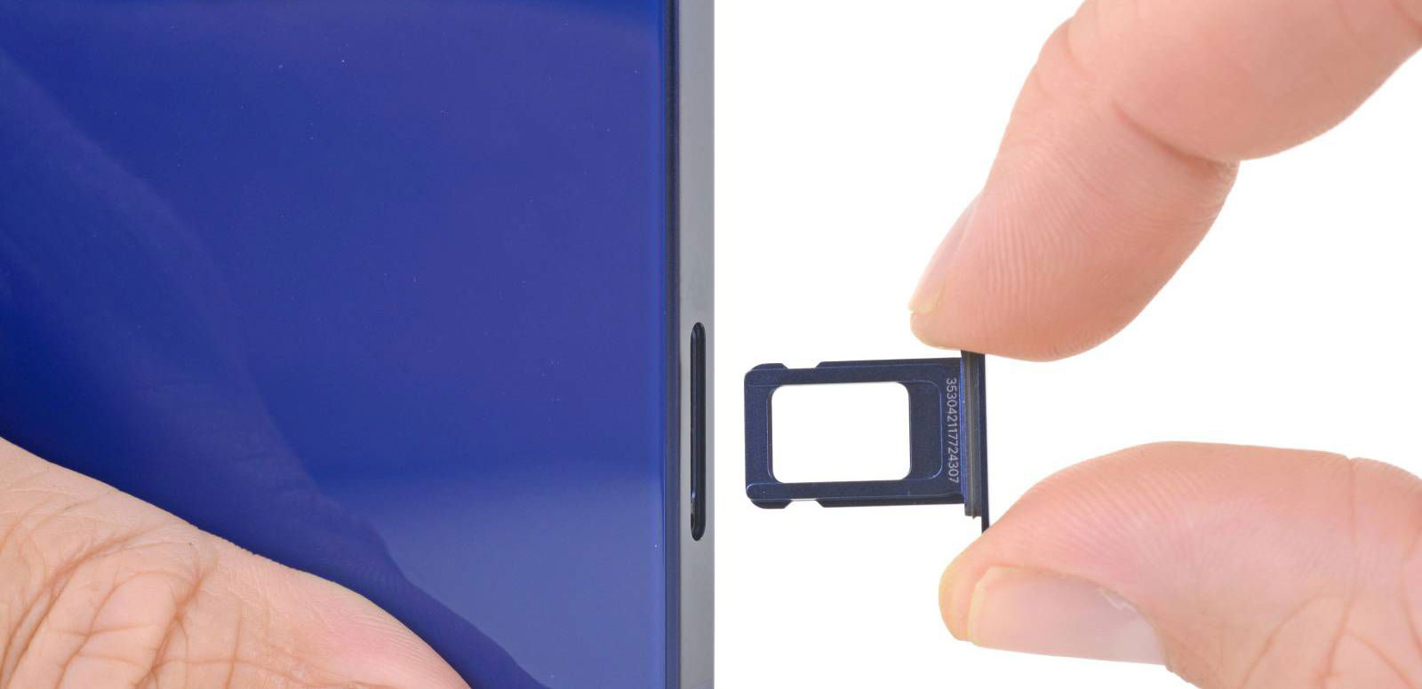 https://www.macfreak.nl/modules/news/images/zArt.iPhone12SimCardSlot.jpg