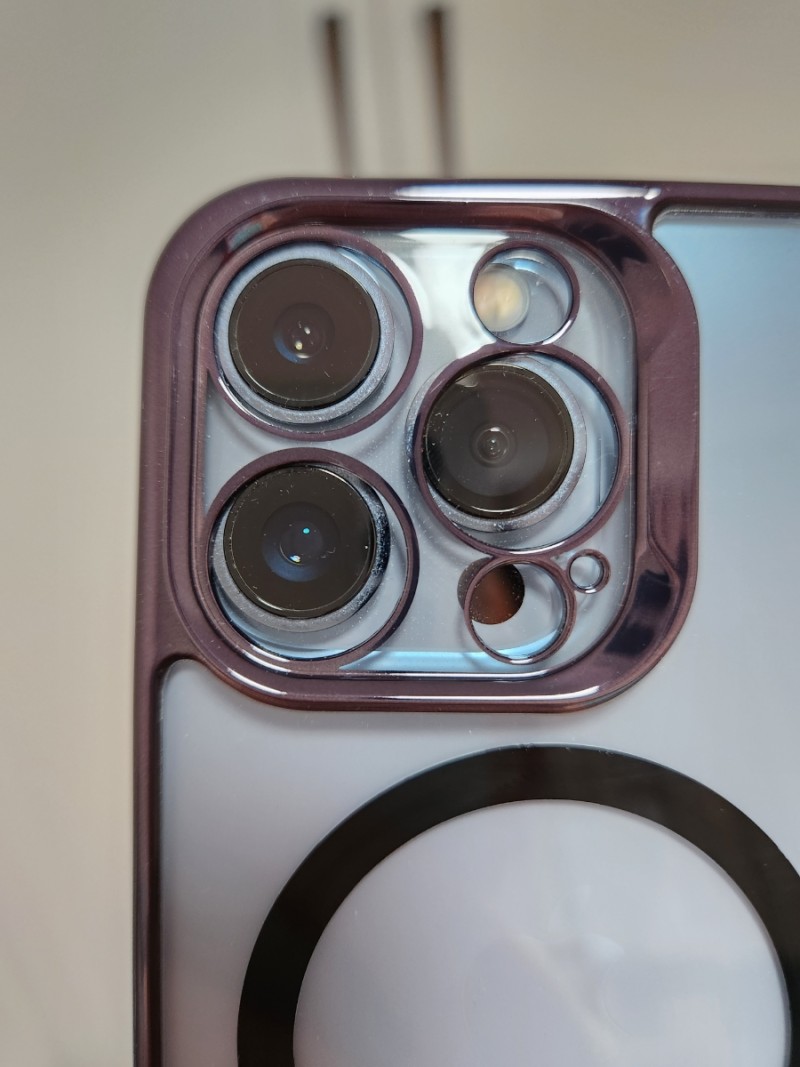 https://www.macfreak.nl/modules/news/images/zArt.iPhone13ProMetiPhone14ProHoesje.jpg