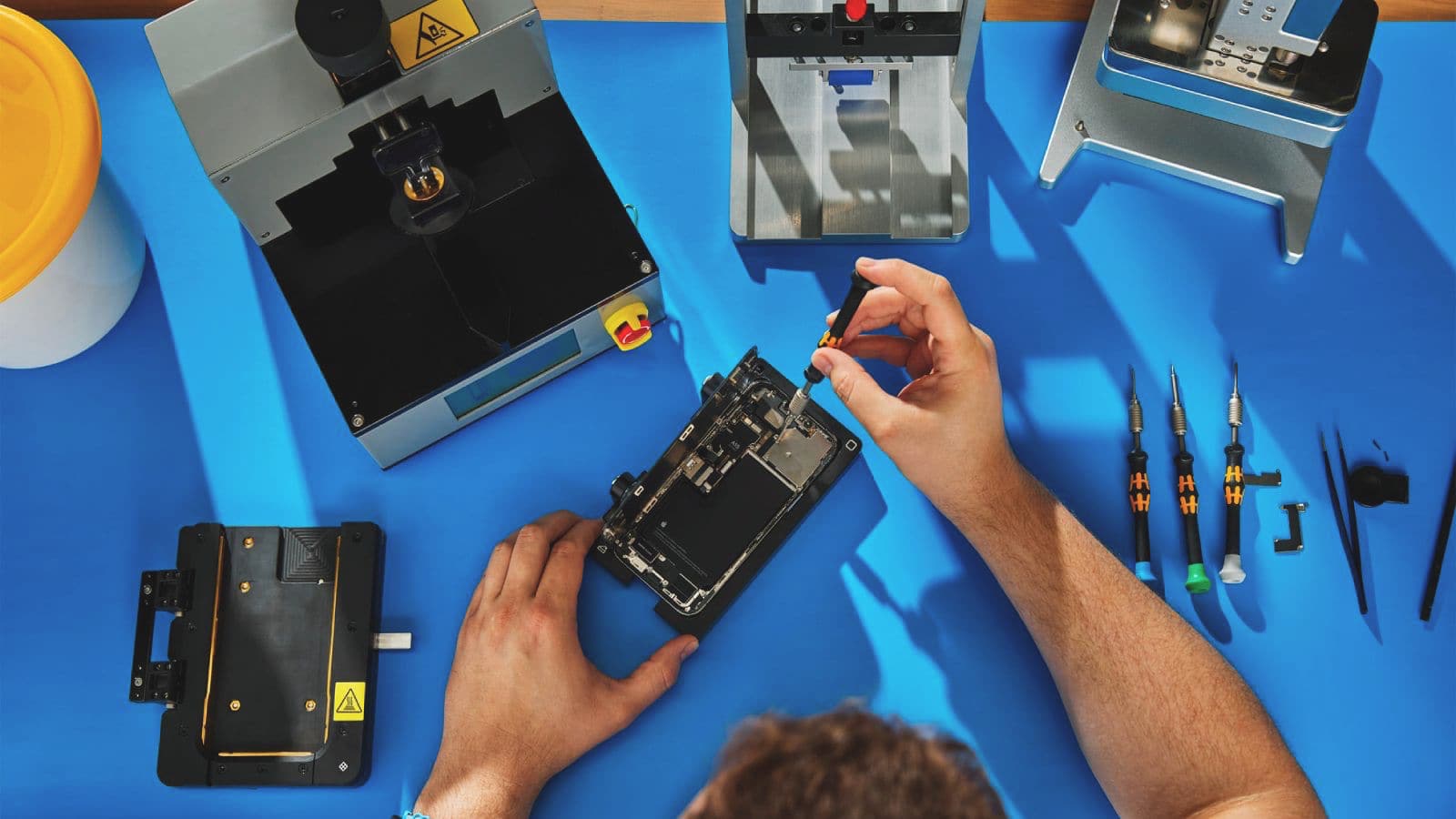 https://www.macfreak.nl/modules/news/images/zArt.iPhoneSelfServiceRepairProgram2024.jpg
