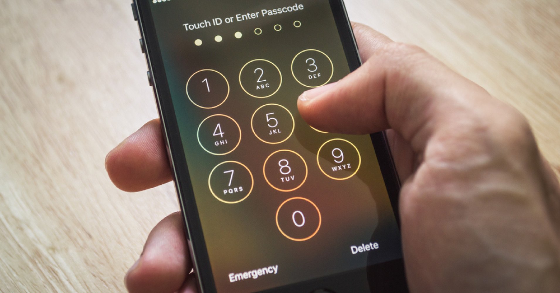 https://www.macfreak.nl/modules/news/images/zArt.iPhoneUnlockCode.jpg