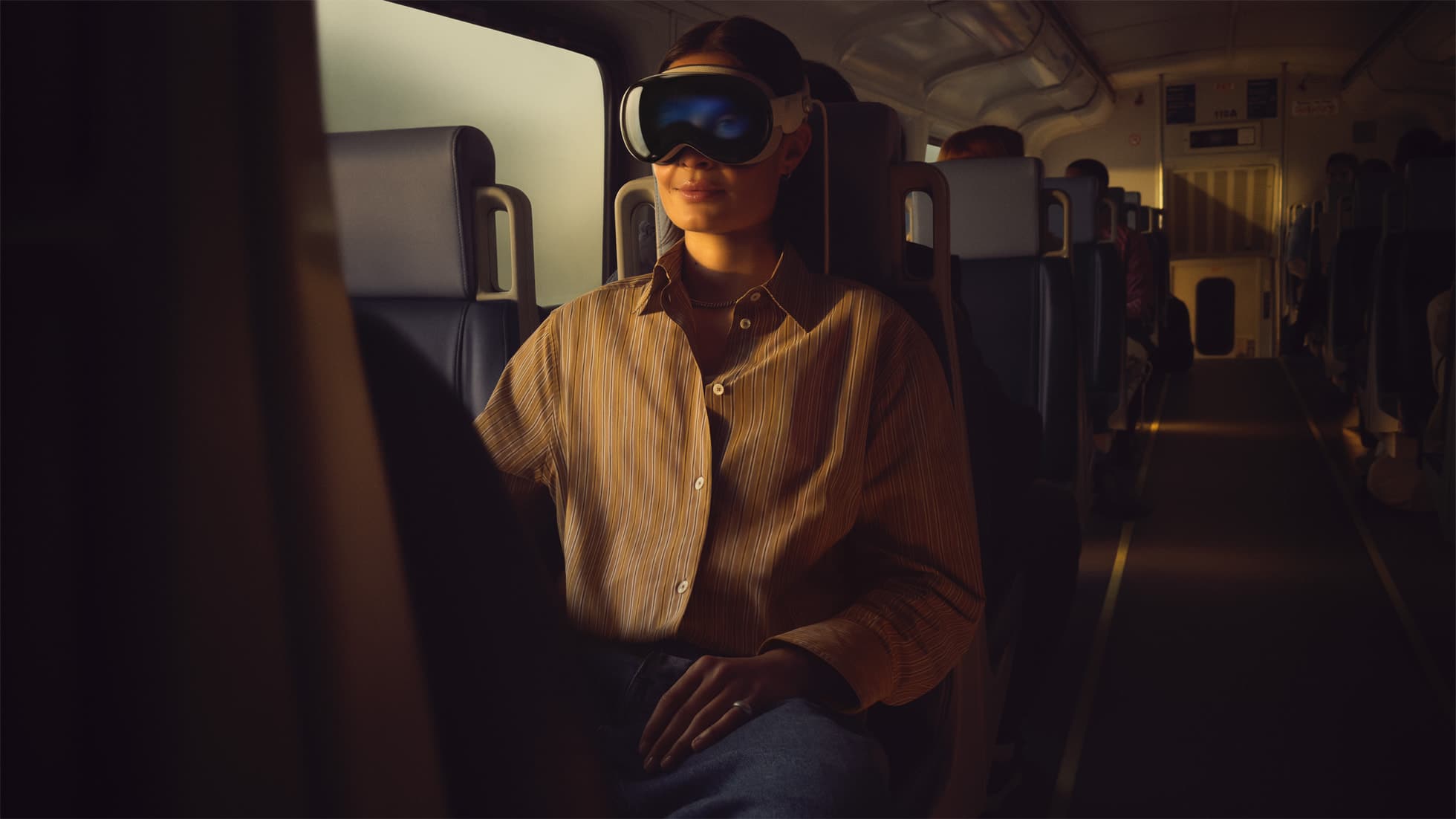 https://www.macfreak.nl/modules/news/images/zArt.visionOS2TravelModeTrains.jpg
