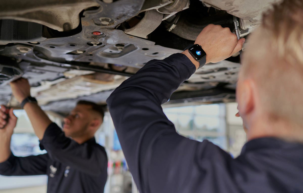 https://www.macfreak.nl/modules/news/images/zArtVolvoMonteurAppleWatch.jpg